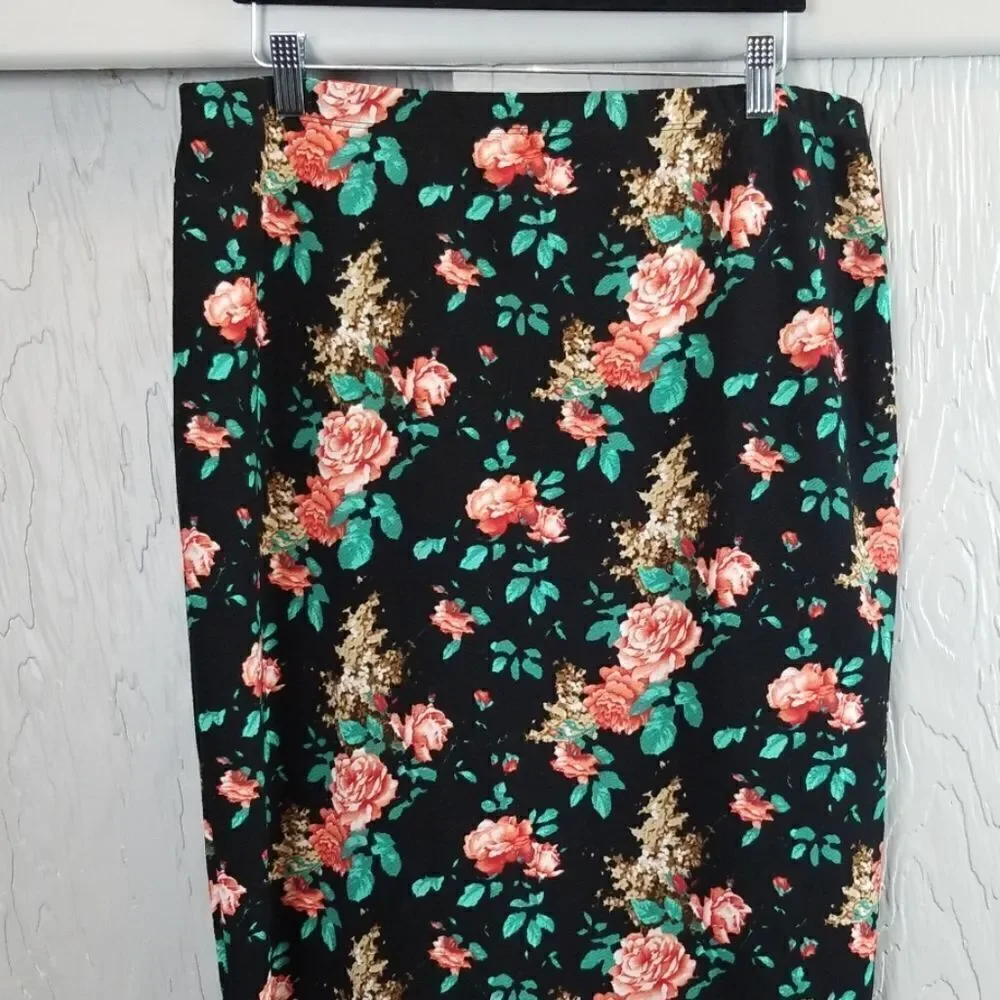 💚5/$20💚 FLORAL PENCIL SKIRT